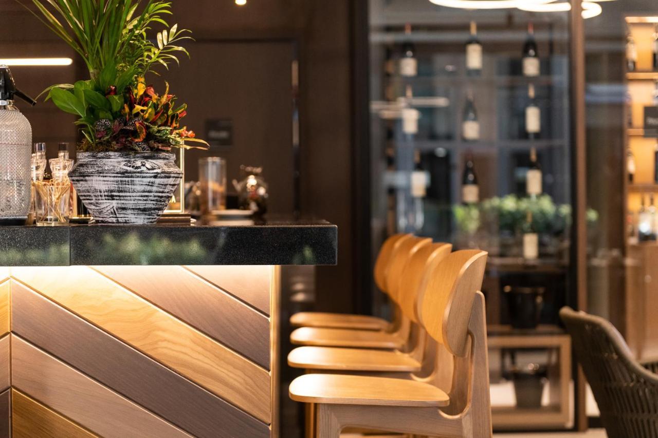 S Hotel Boutique Soluň Exteriér fotografie The bar at the lounge
