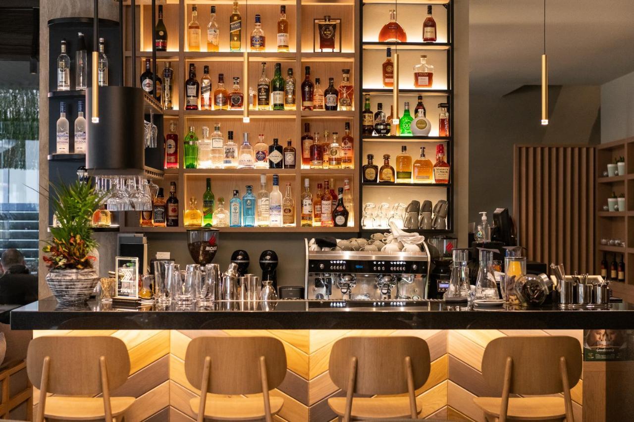 S Hotel Boutique Soluň Exteriér fotografie The bar at the restaurant