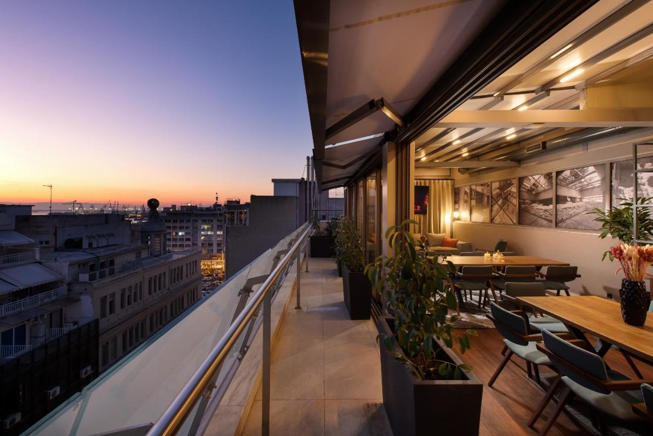 S Hotel Boutique Soluň Exteriér fotografie The rooftop bar at the hotel